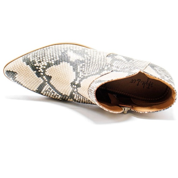 Style & Co. Womens Vidyaa Faux Leather Ankle Boots
in Snakeskin 
Sz 6.5
NIB - Picture 6 of 8
